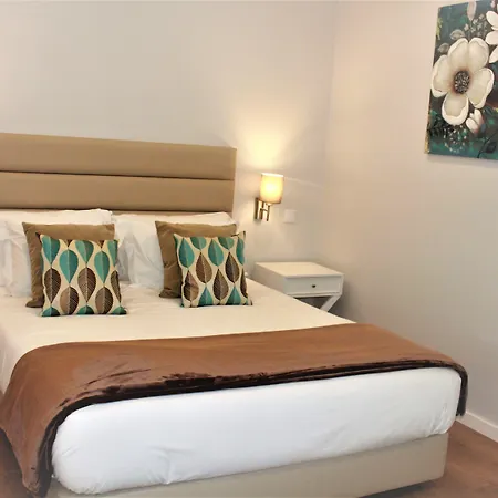 Silver Seahorse Garden Retreat