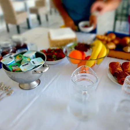 Silver Seahorse Garden Retreat בית הארחה 4*