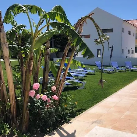 Silver Seahorse Garden Retreat בית הארחה 4*