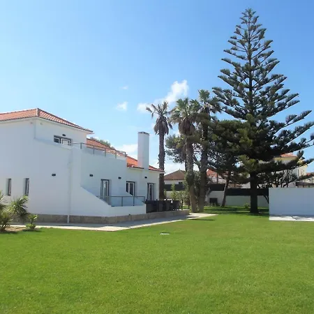 Silver Seahorse Garden Retreat בית הארחה 4*
