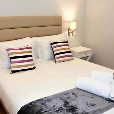 בית הארחה Silver Seahorse Garden Retreat 4*