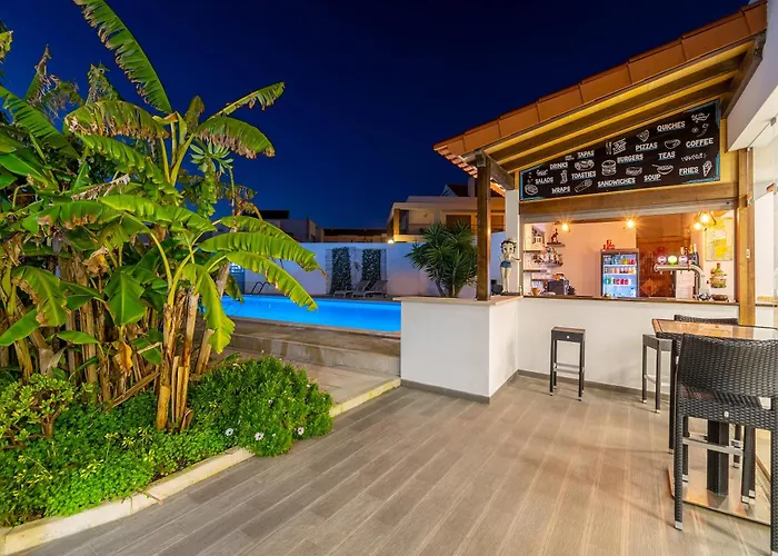 Silver Seahorse Garden Retreat 게스트하우스 4*